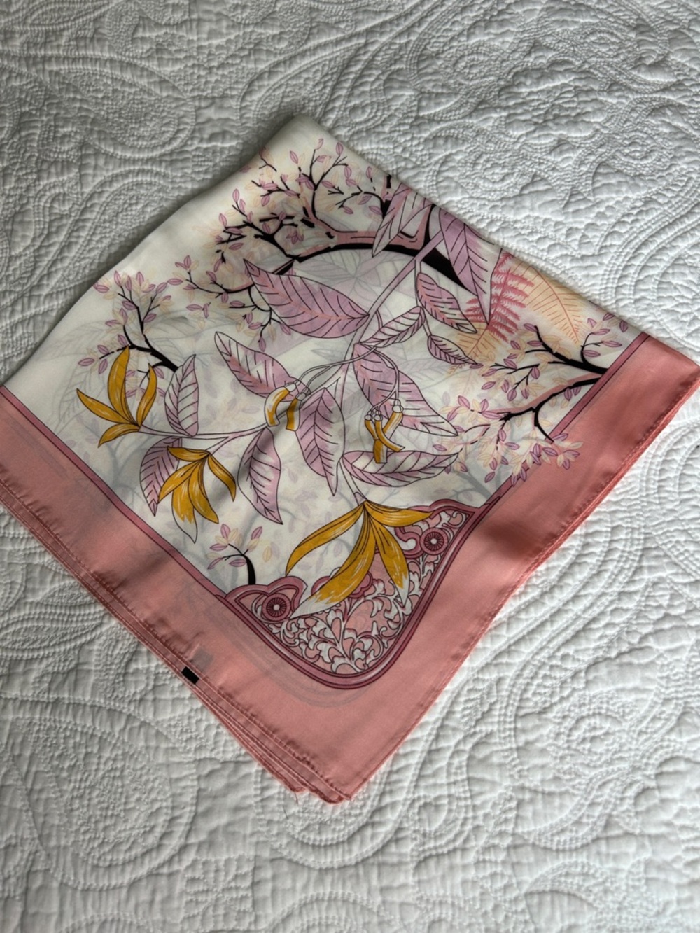 New 🌸Floral Scarf with Pink 🌸Border